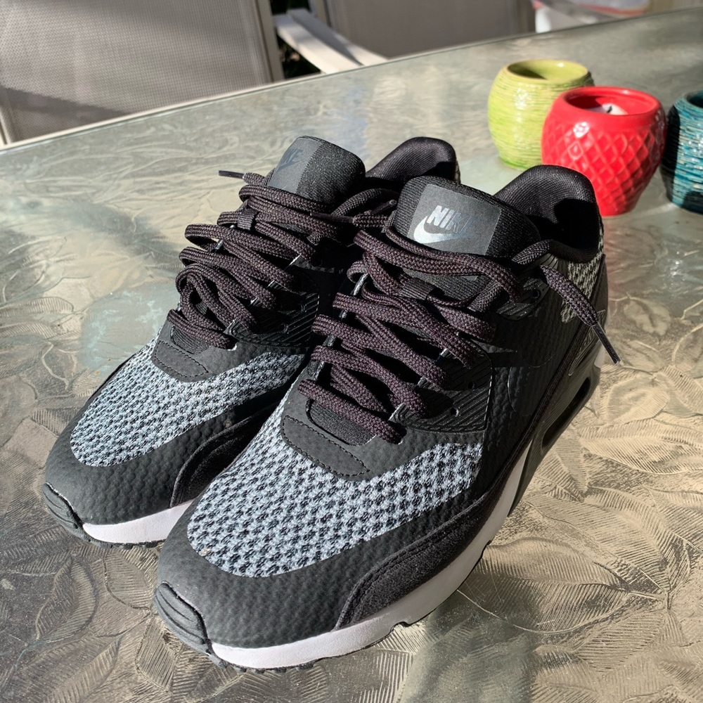Nike Air Max 90’s. Size 6.5